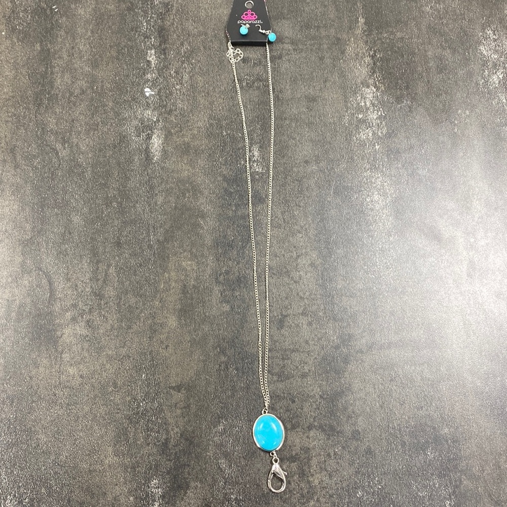 Paparazzi key holder necklace with matching earrings
